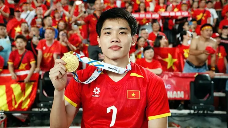 Đình Bắc nằm trong danh sách rút gọn Quả bóng vàng 2025